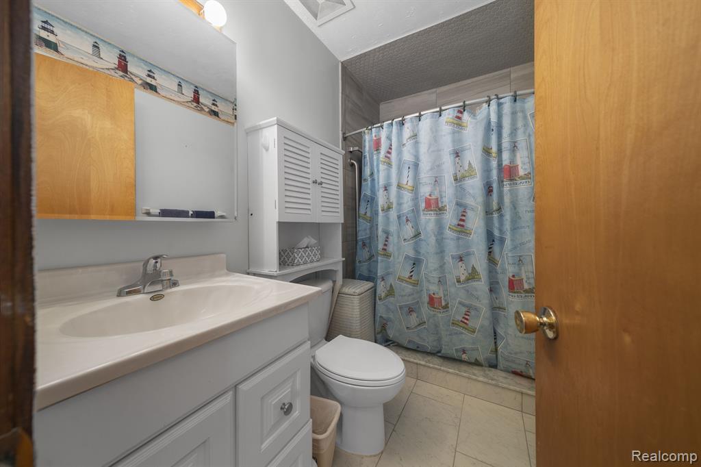 4209 Rural Street, Waterford, MI 48329 — Photo 9