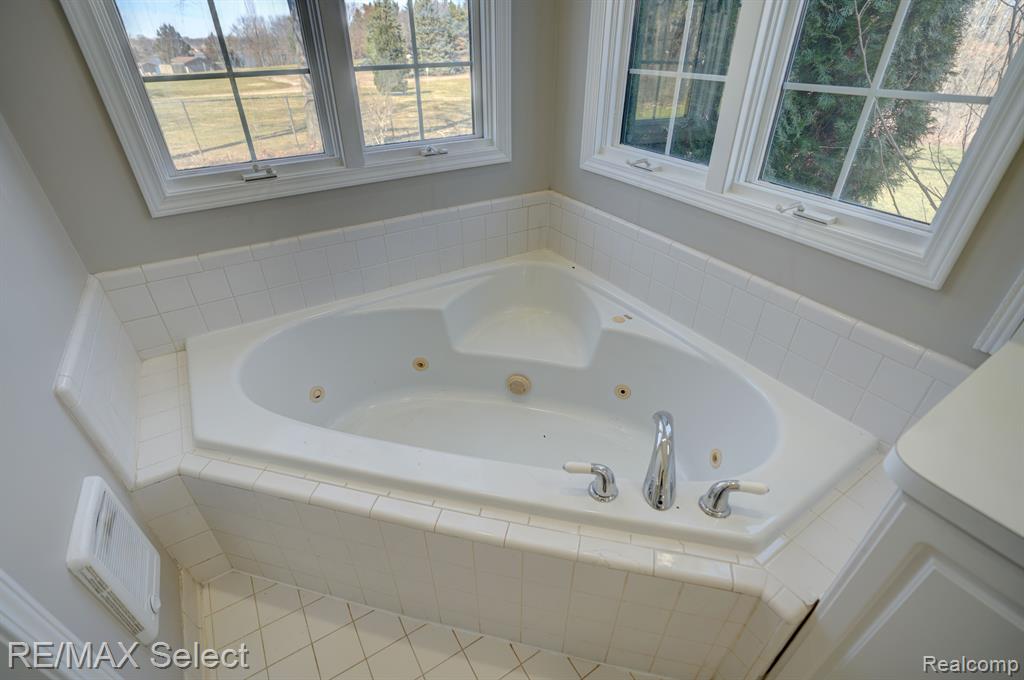 4014 PINE RIDGE, Fenton, MI 48430 — Photo 33