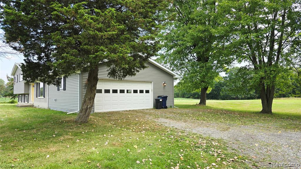 1695 Stoddard Road, Columbus, MI — Photo 4
