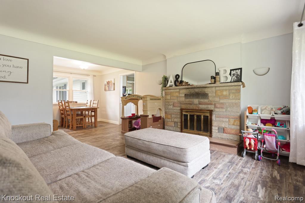 3321 S Airport Road, Bridgeport, MI 48722 — Photo 9