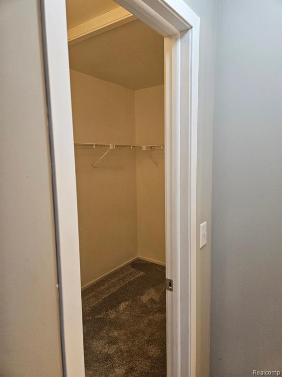 906 WHISPERWOOD Drive, Fenton, MI 48430 — Photo 13