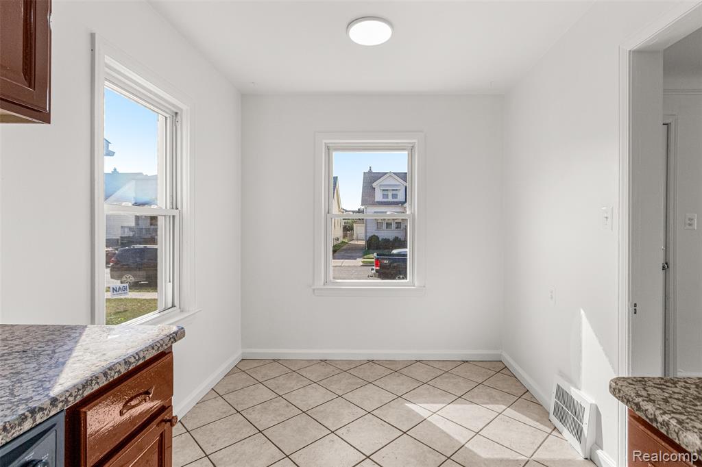 5152 Kenilworth Street, Dearborn, MI 48126 — Photo 10