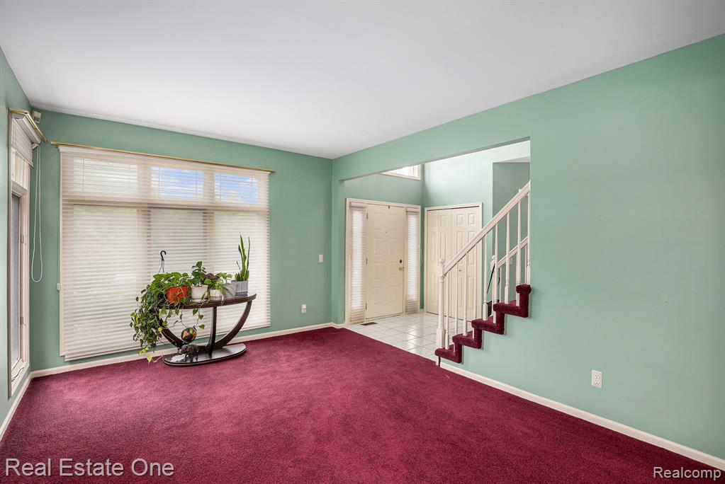 7476 Colchester Lane, West Bloomfield, MI — Photo 7