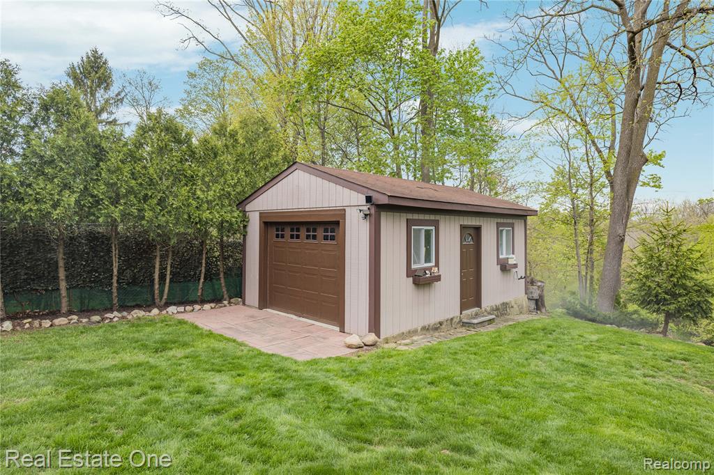 26336 Pillsbury Street, Farmington, MI 48334 — Photo 5