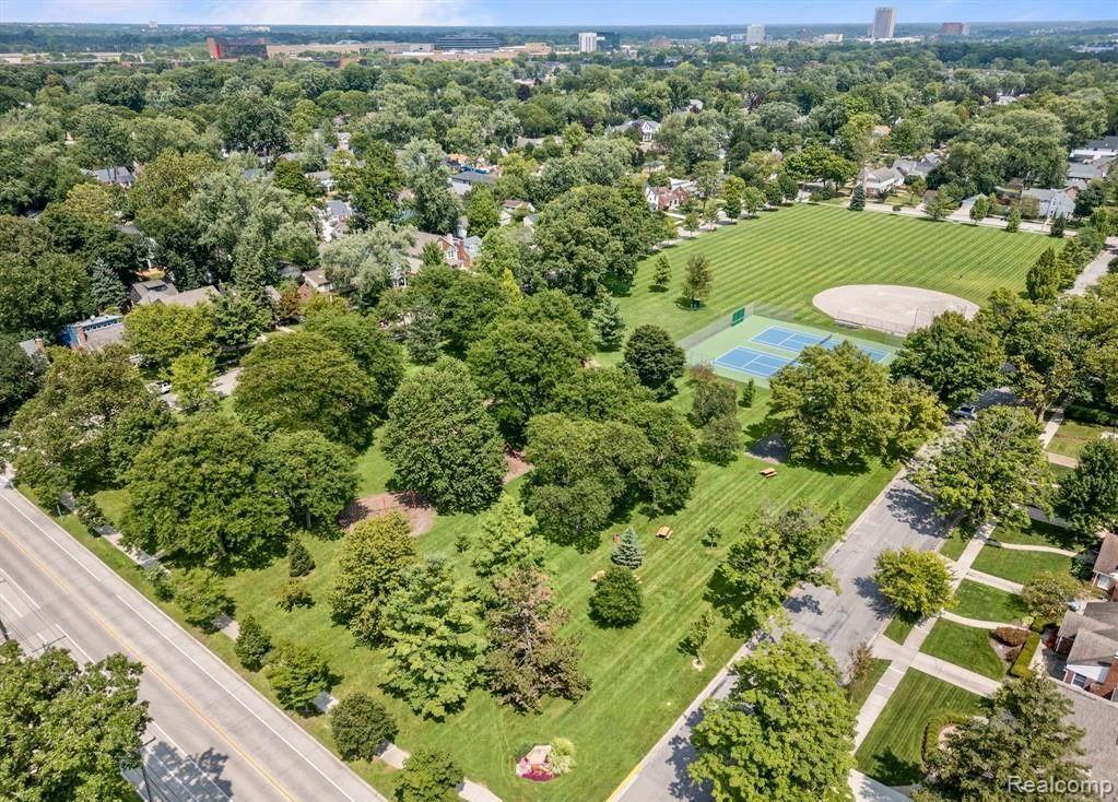 401 N ETON Street, 101, Birmingham, MI 48009 — Photo 18