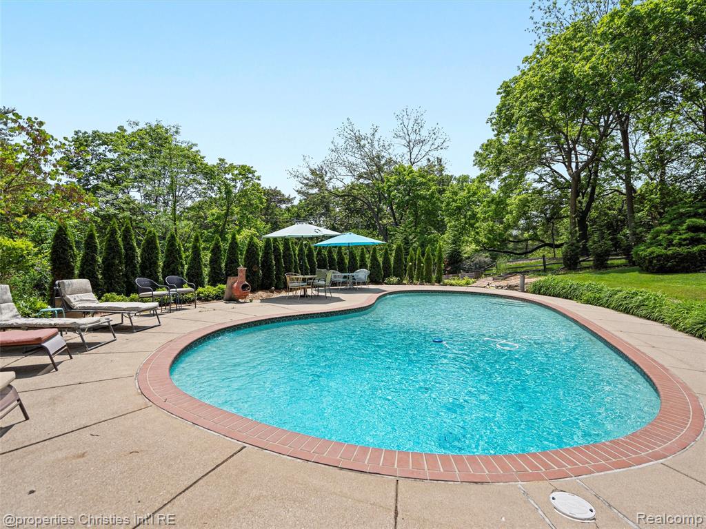4383 Pine Tree Trail, Bloomfield Hills, MI 48302 — Photo 11