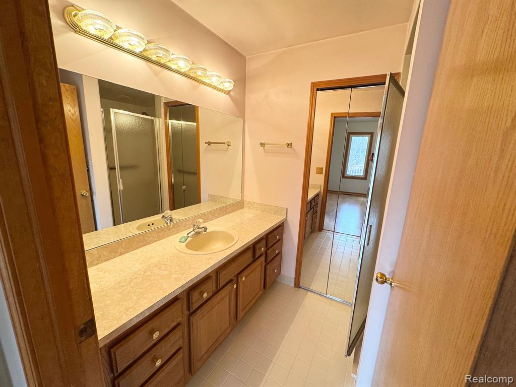 52702 HUNTERS POINTE, Macomb, MI 48042 — Photo 17