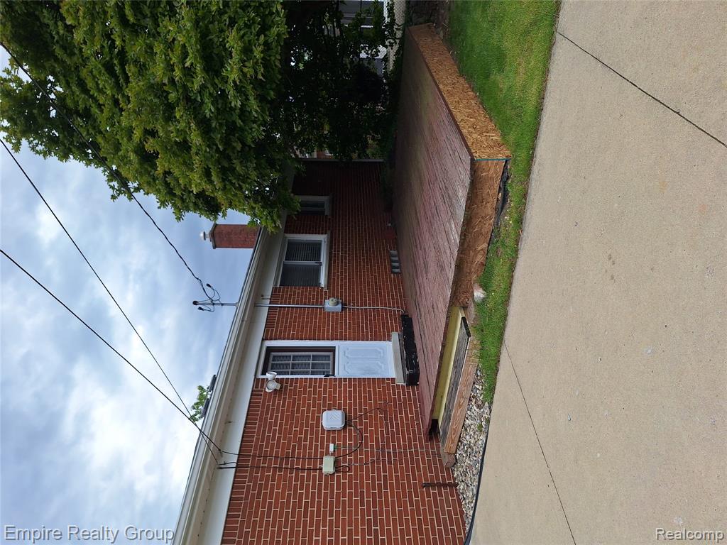 8547 Kinloch Street, Dearborn Heights, MI 48127 — Photo 3