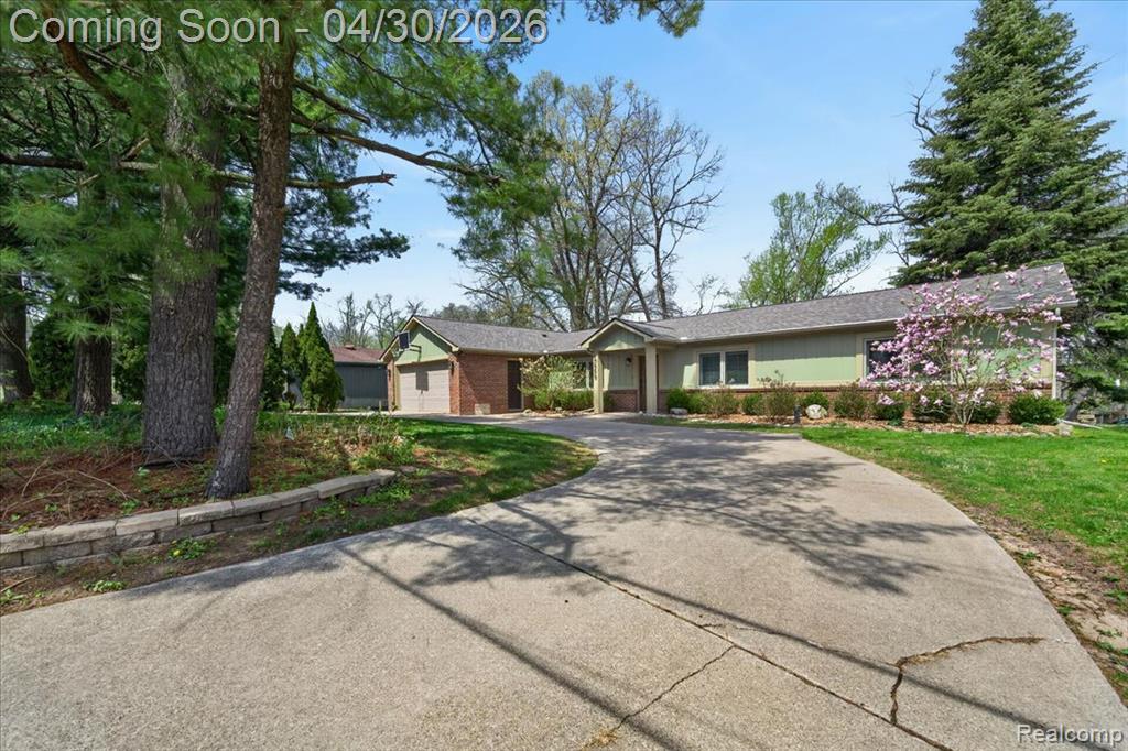 3945 N Vanstone Drive, Commerce Twp, MI 48382 — Photo 60