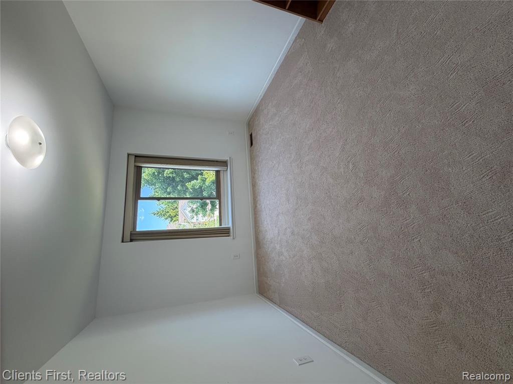 7043 Foxridge Drive, Canton, MI 48187 — Photo 28