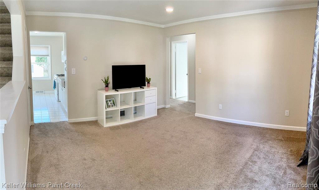 880 E Rowland Avenue, Madison Heights, MI 48071 — Photo 5