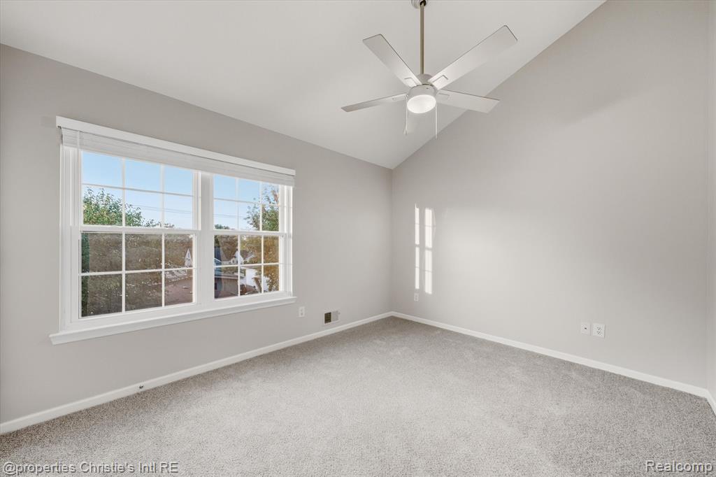483 W Lincoln Avenue, Madison Heights, MI 48071 — Photo 9