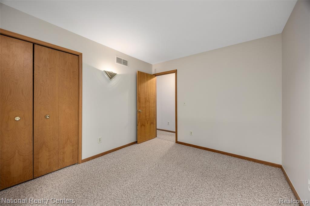 16061 Meadows Drive, Macomb, MI 48044 — Photo 13