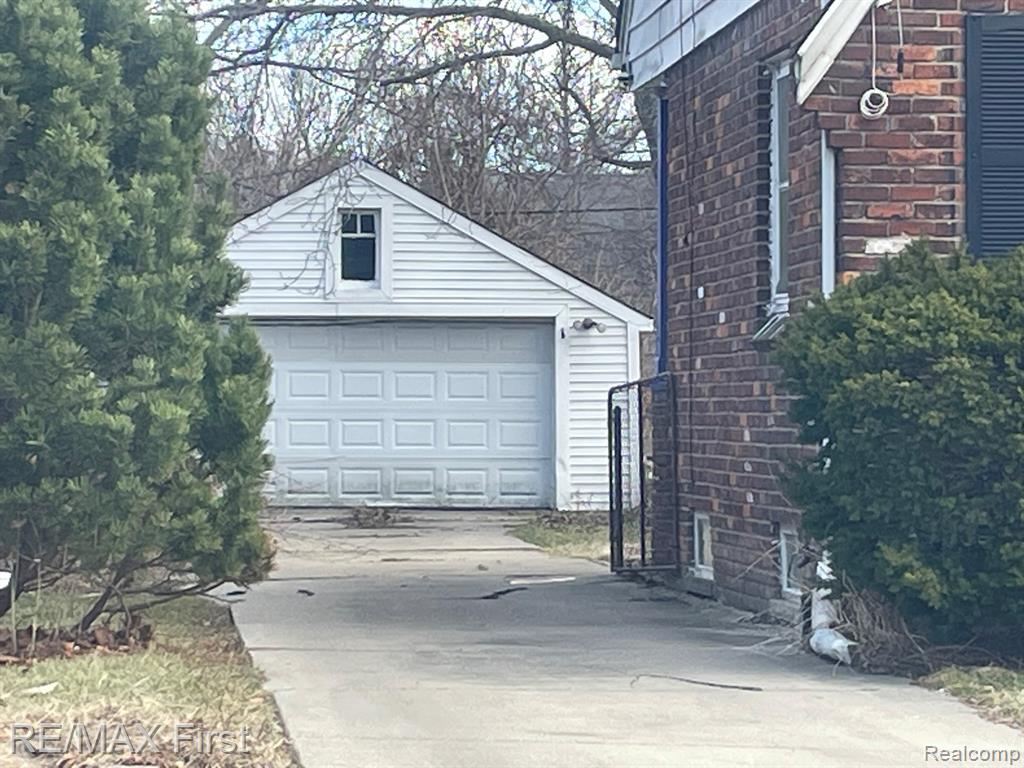 6334 Hereford Street, Detroit, MI 48224 — Photo 4