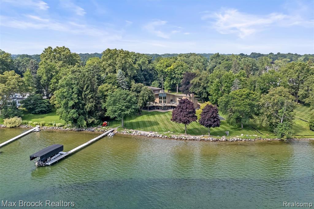 3333 W Shore Drive, Orchard Lake Village, MI 48324 — Photo 2