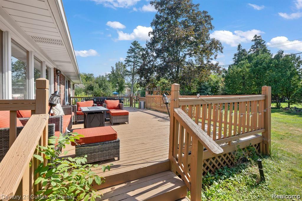 730 WOODCREST Drive, Dearborn, MI 48124 — Photo 24