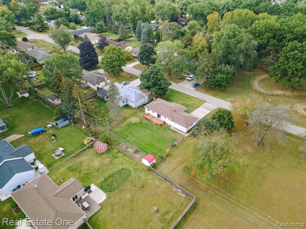 2436 Woodlawn Street, Wolverine Lake, MI 48390 — Photo 51