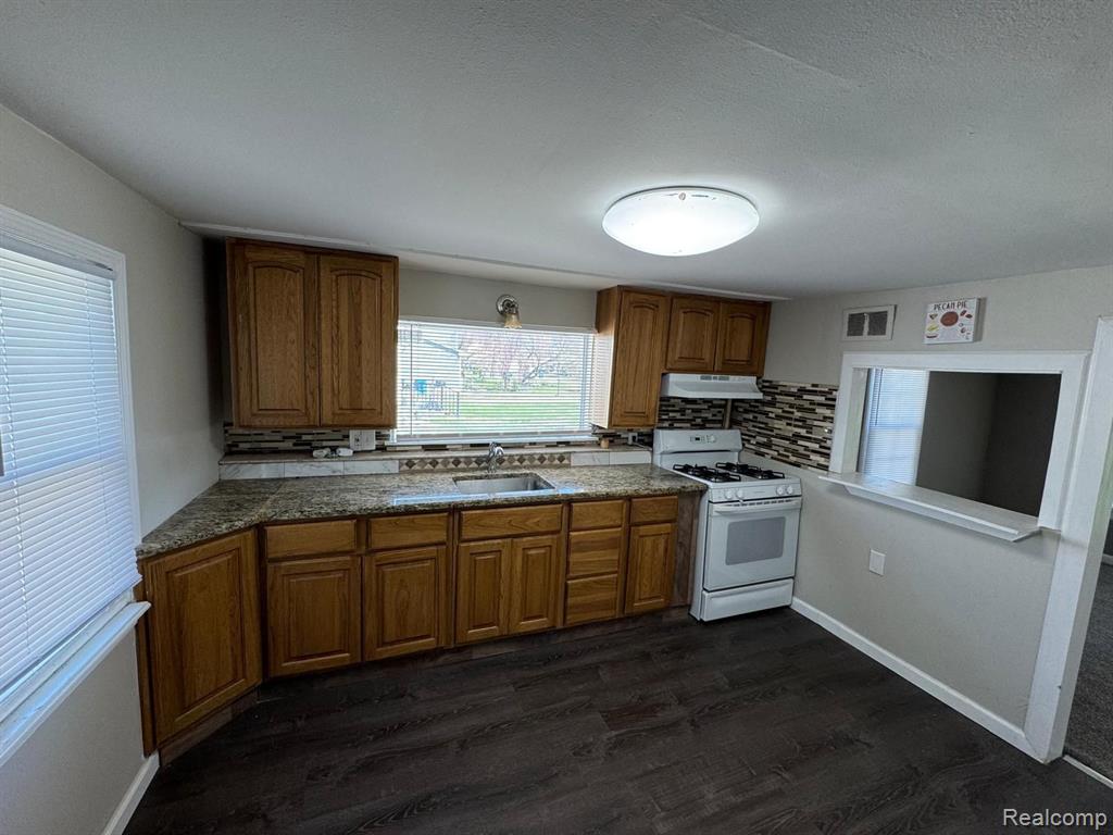24025 CUNNINGHAM Avenue, Warren, MI 48091 — Photo 6