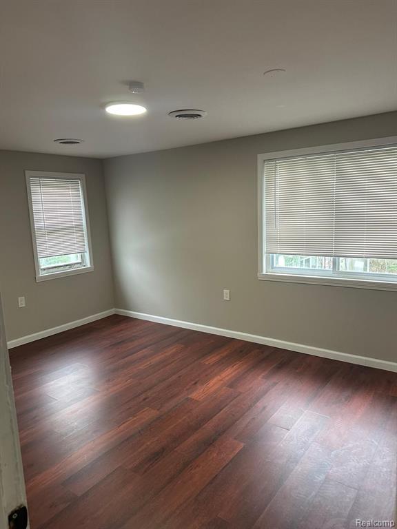 6557 HEYDEN Street, Dearborn Heights, MI 48127 — Photo 11