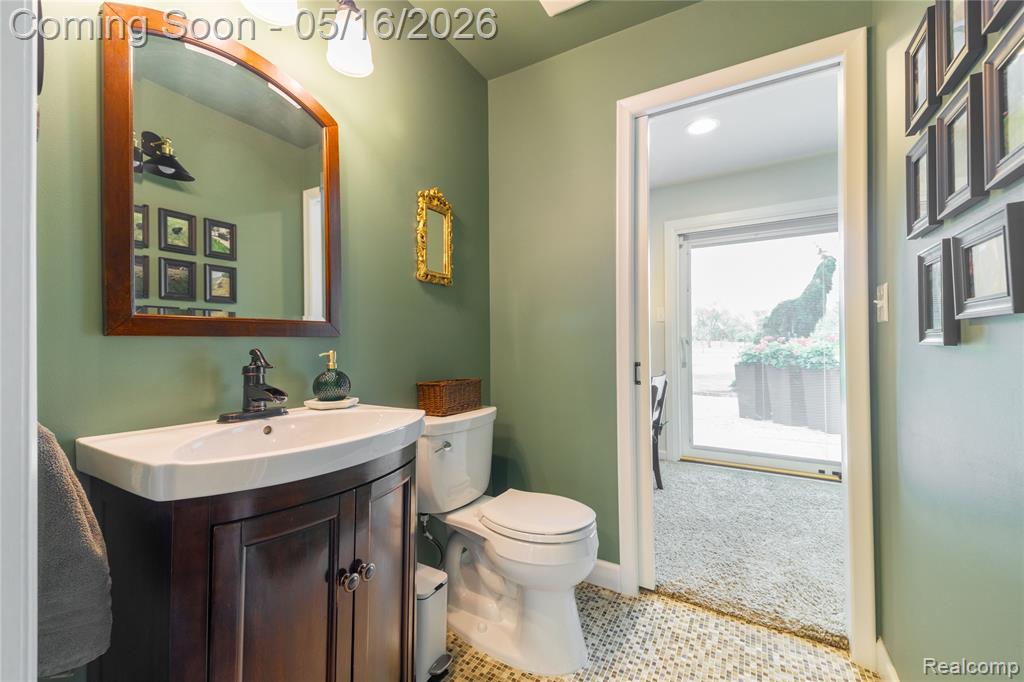 9555 Island Drive, Grosse Ile, MI 48138 — Photo 36