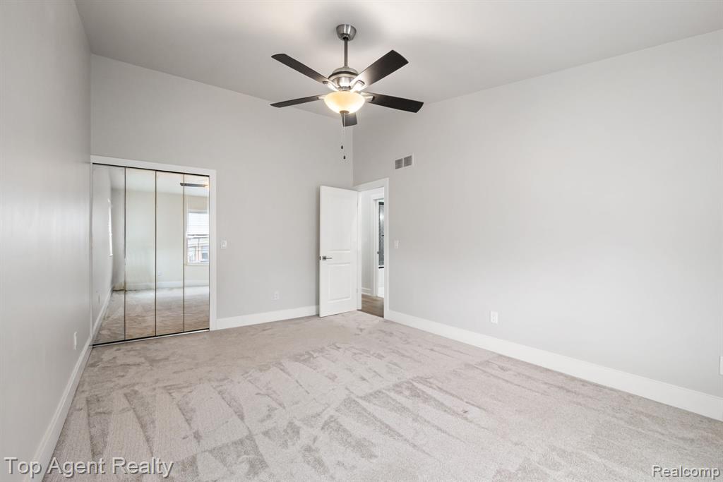 38887 Country Circle, Farmington Hills, MI 48331 — Photo 25
