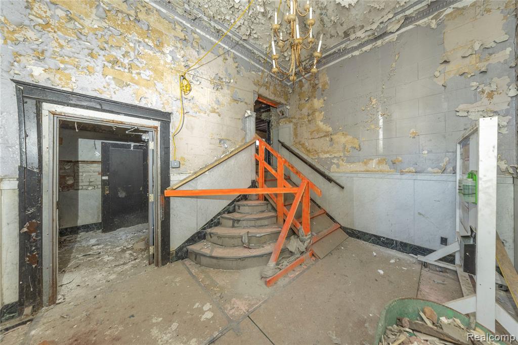 69 Seward Street, Detroit, MI 48202 — Photo 23