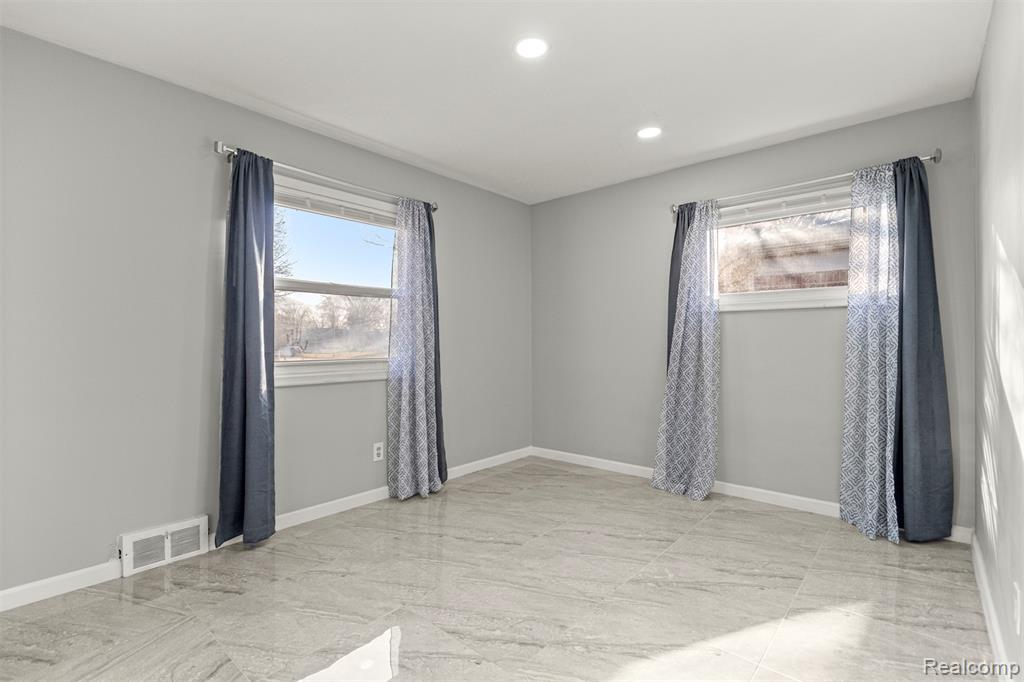 9319 Merriman Road, Livonia, MI 48150 — Photo 19
