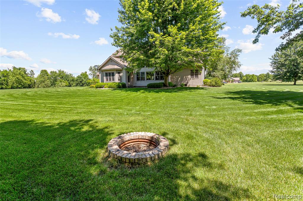 13733 Crooked Creek Lane, Carleton, MI 48117 — Photo 26