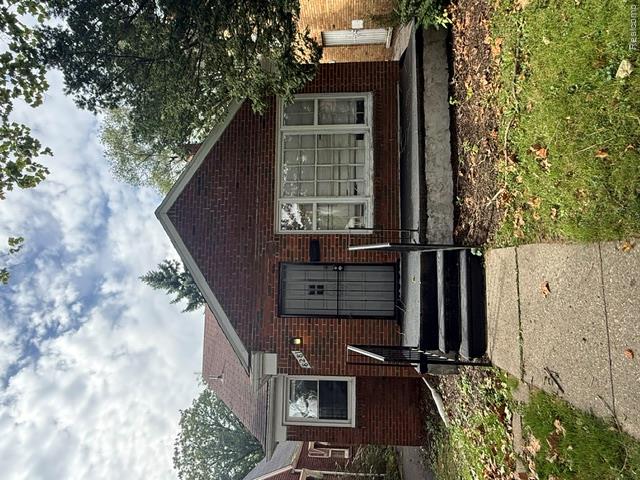 8281 Carlin Street, Detroit, MI 48228