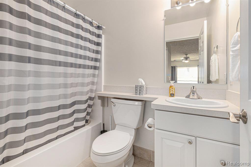 2574 KERRIA Drive, Howell, MI 48855 — Photo 27