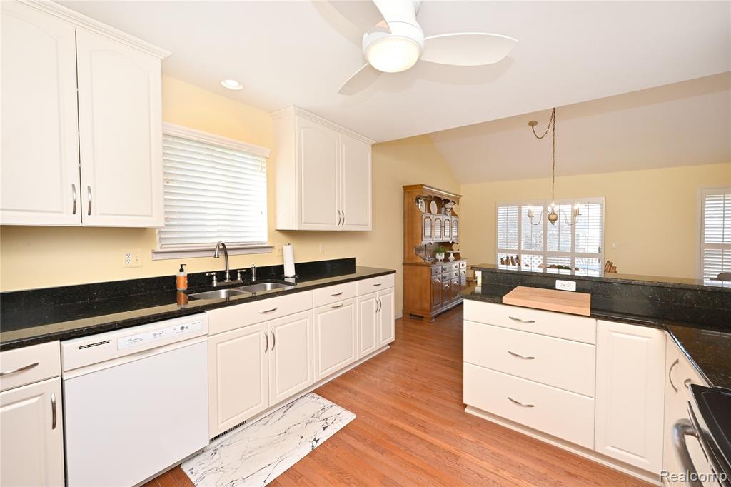 44153 Dylan, Sterling Heights, MI 48314 — Photo 14