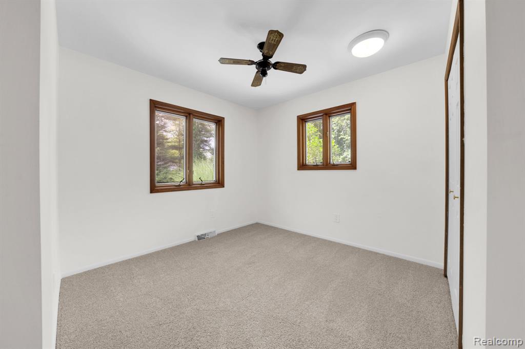 940 W Predmore Road, Oakland, MI — Photo 36