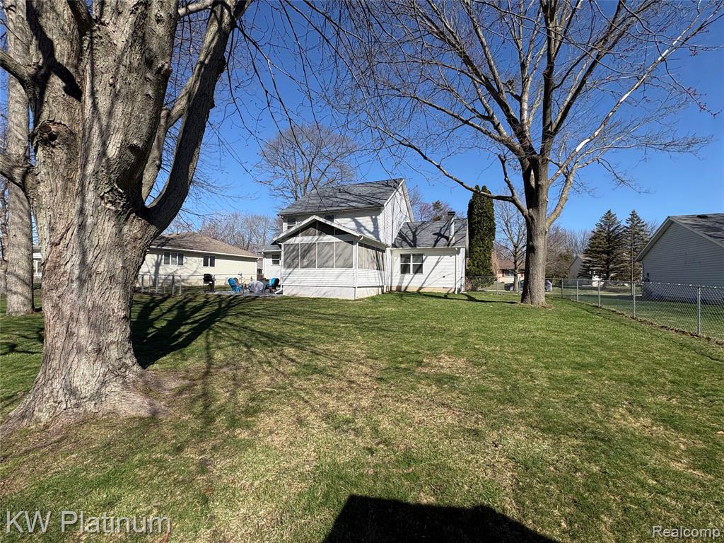 285 Hemlock Lane, Marysville, MI 48040 — Photo 33