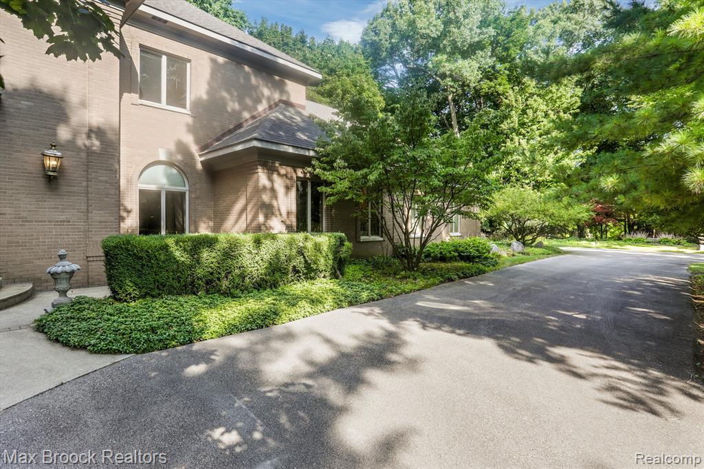 4366 KAREN Lane, Bloomfield Hills, MI 48302 — Photo 3