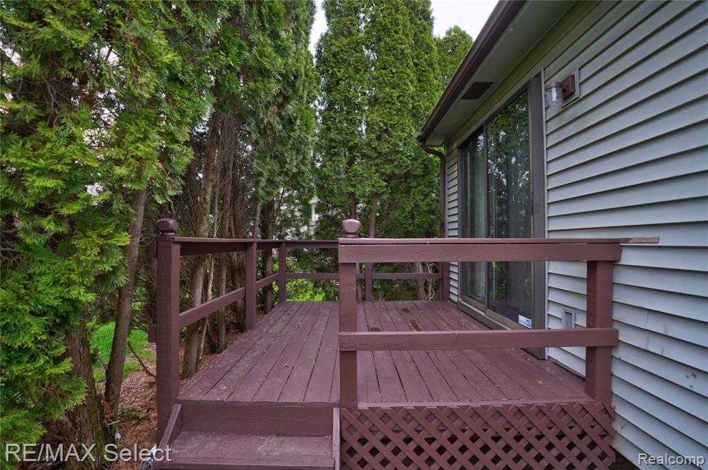 580 Oakbrook Circle, Flushing, MI 48433 — Photo 5
