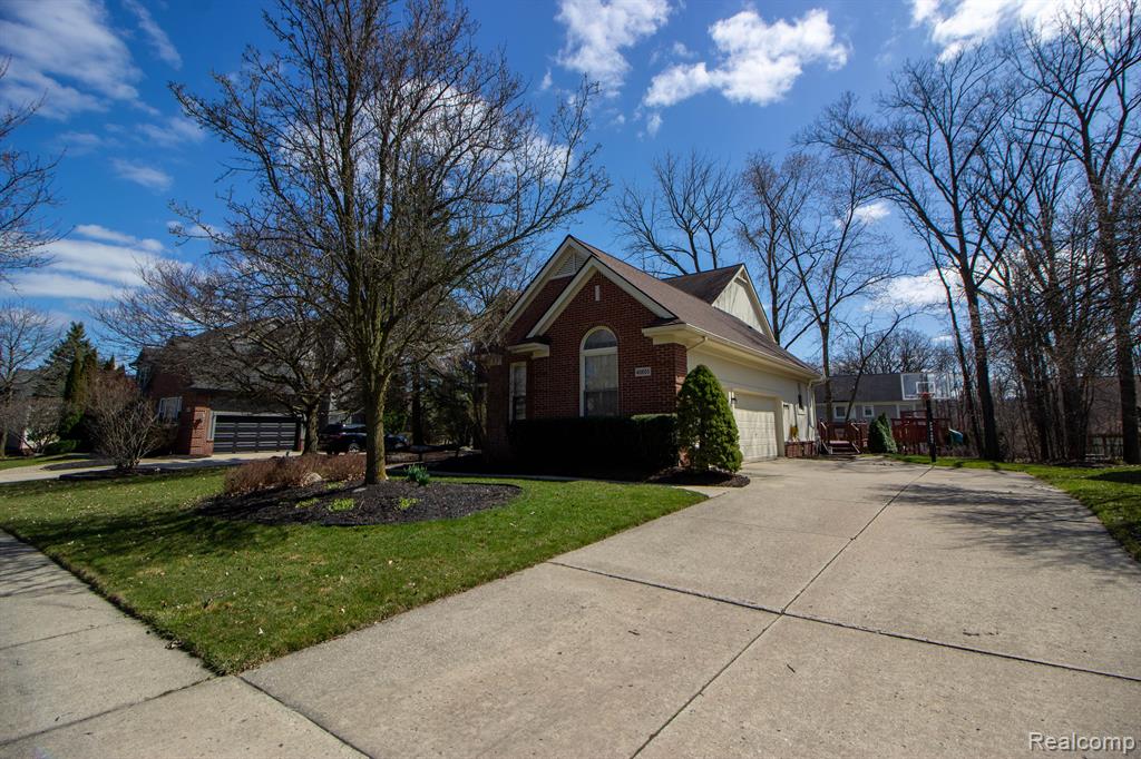 40655 PAISLEY Circle, Novi, MI 48377 — Photo 3