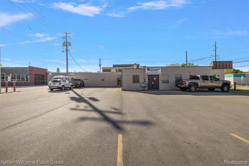 836 Woodward Heights - Photo 3