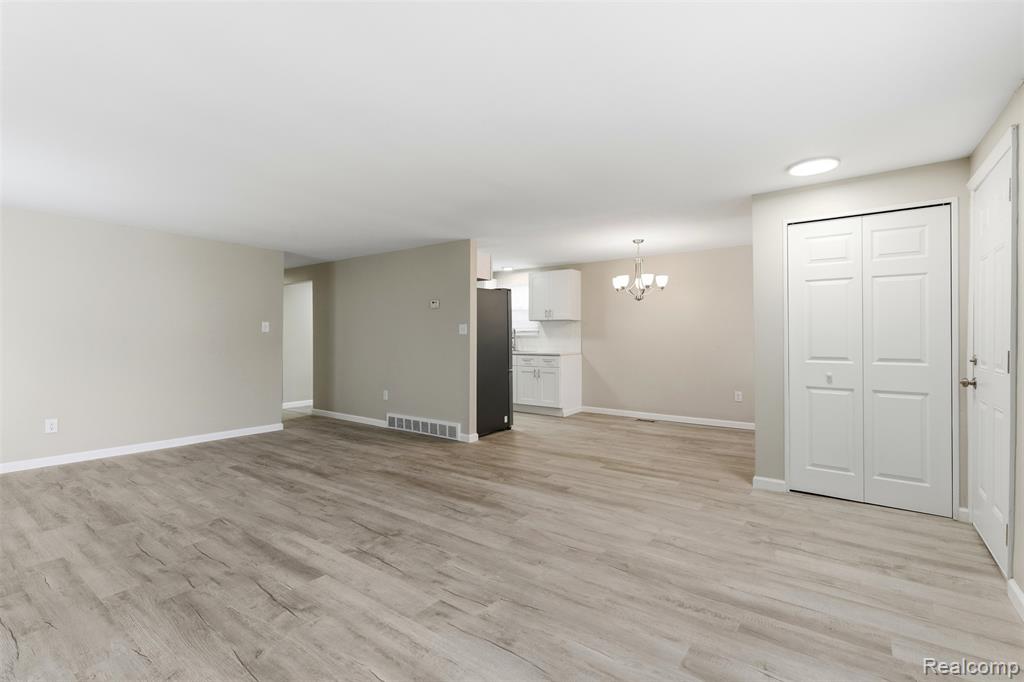 235 N Broadway Street, Mount Clemens, MI 48043 — Photo 5