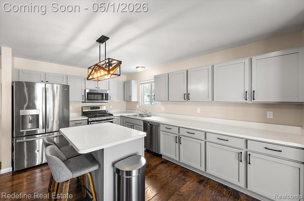 310 Fountain Park Drive, Waterford, MI 48327 — Photo 12