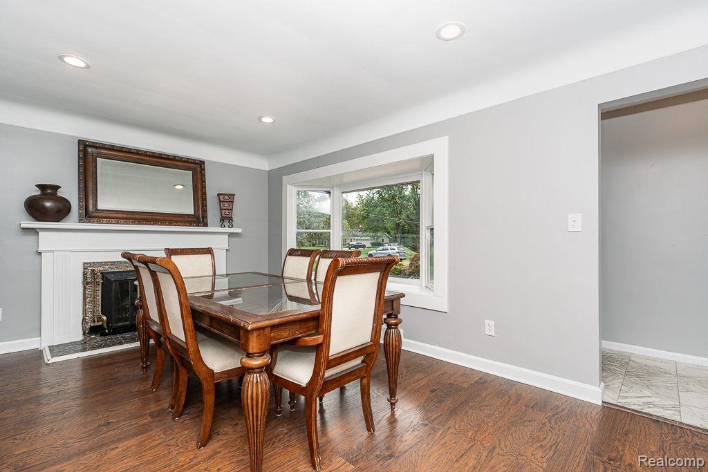 8871 SUNCREST Drive, Sterling Heights, MI 48314 — Photo 7