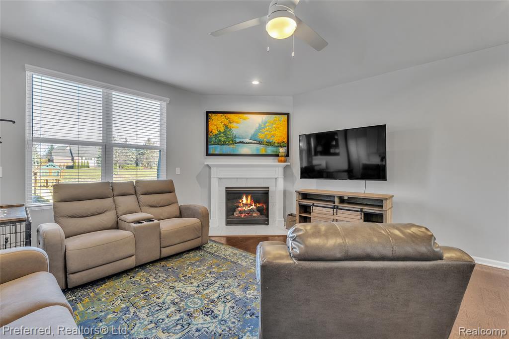 49720 Shoreline Drive, Canton, MI 48187 — Photo 16
