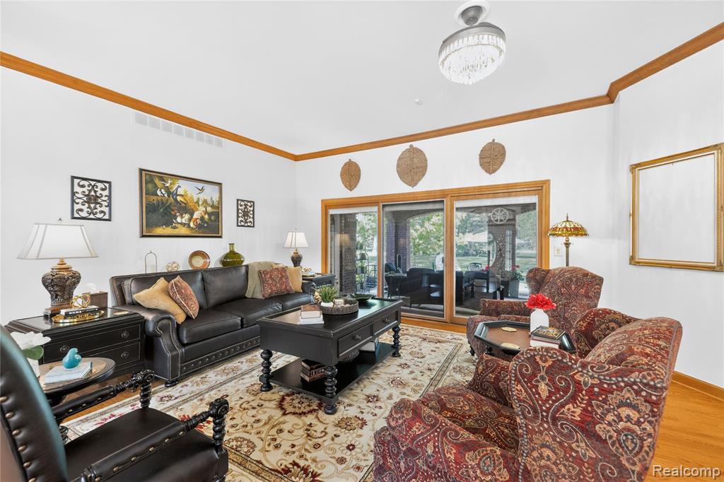 8454 Grays Drive, Grosse Ile, MI 48138 — Photo 7