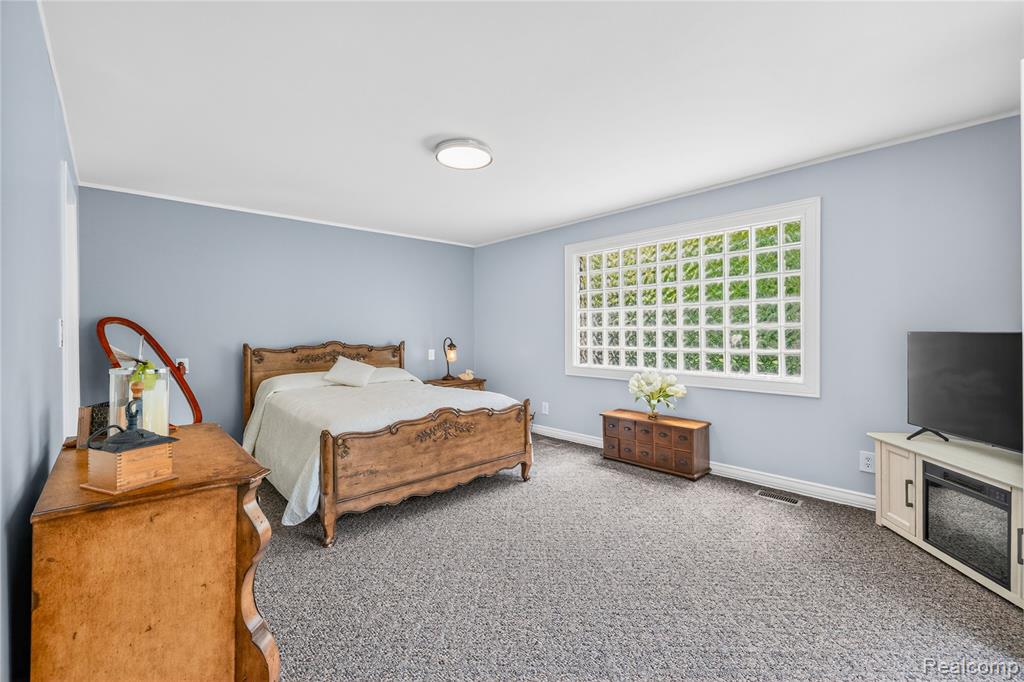 8733 Woodside Drive, Grosse Ile, MI 48138 — Photo 15