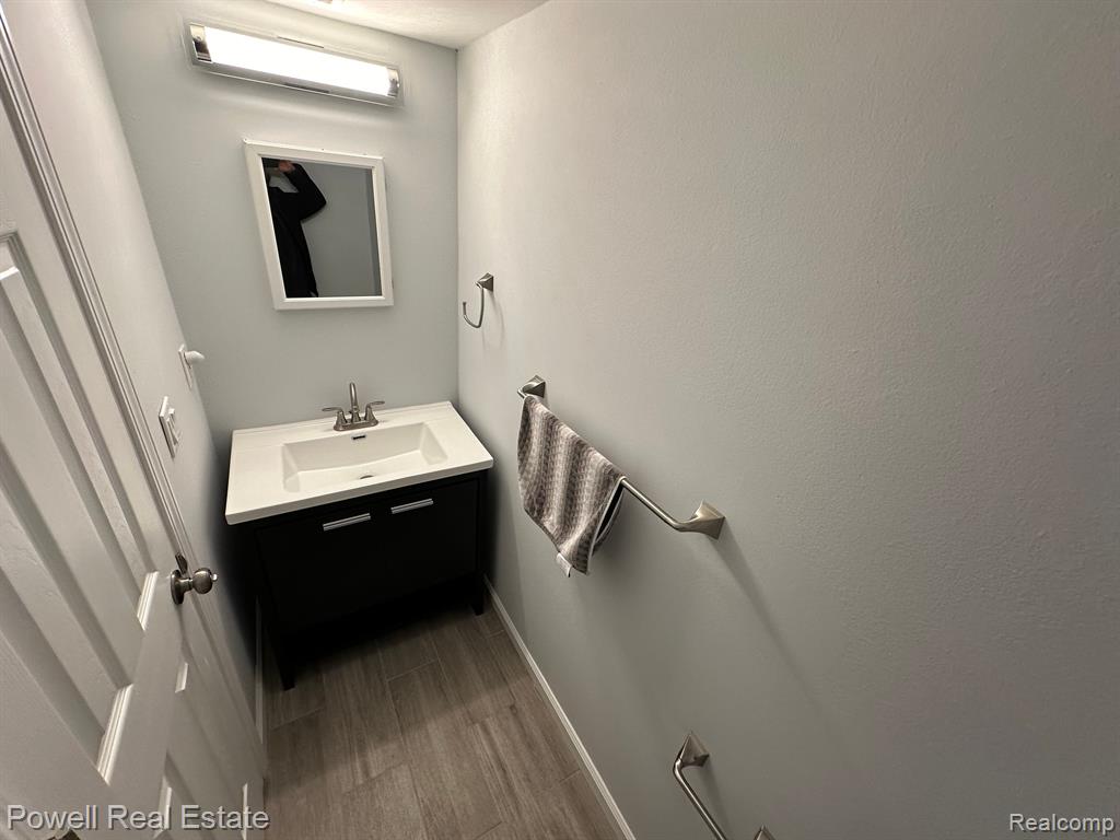 27129 FARMBROOK VILLA Drive, Southfield, MI 48034 — Photo 15