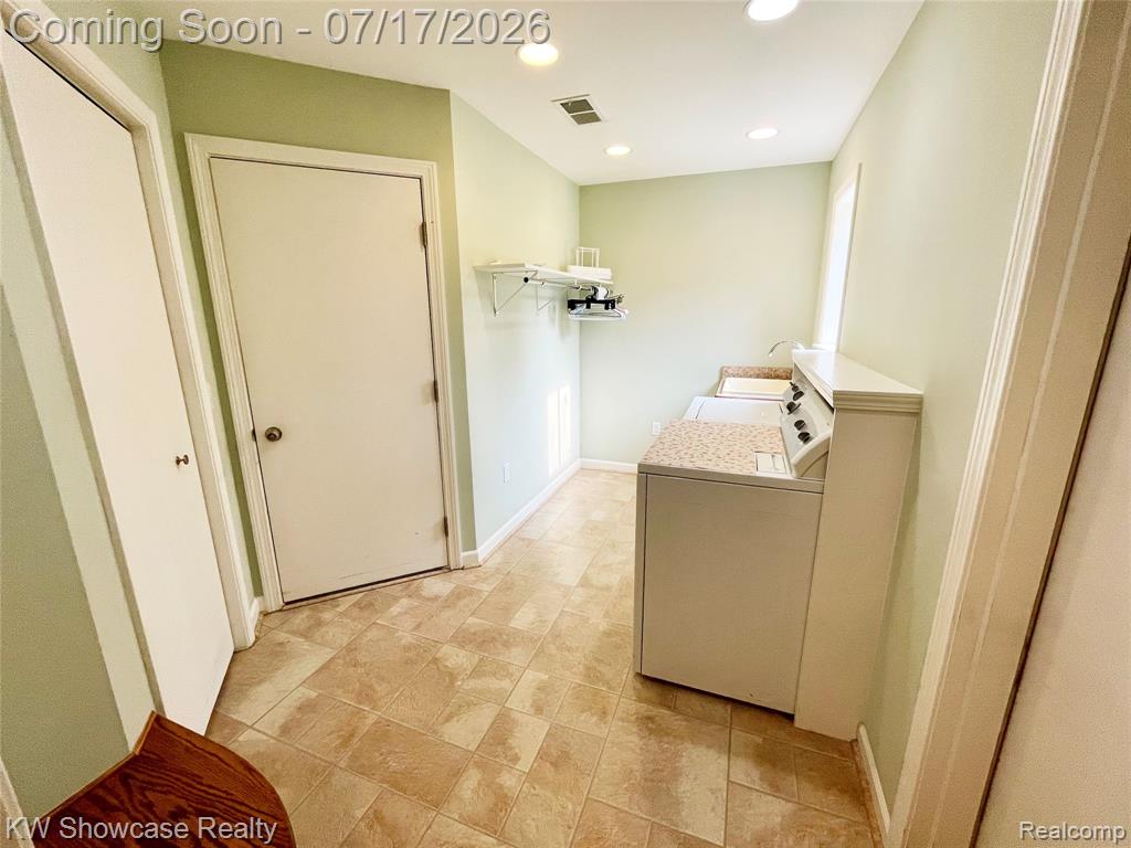 6391 Snow Apple Drive, Clarkston, MI — Photo 16
