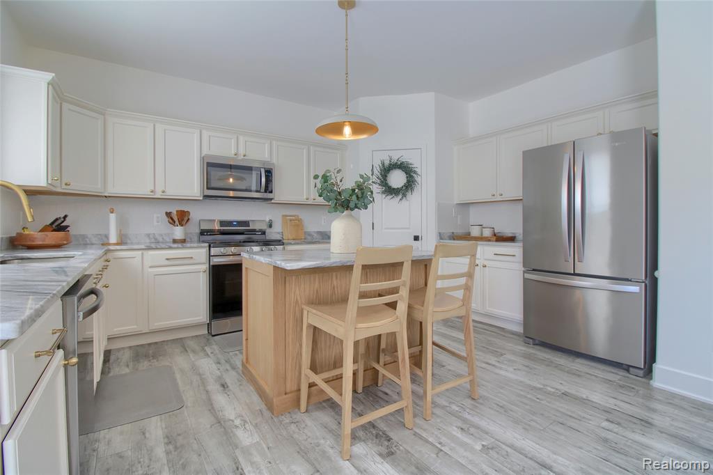 30932 Asbury Hill Drive, New Hudson, MI 48165 — Photo 13