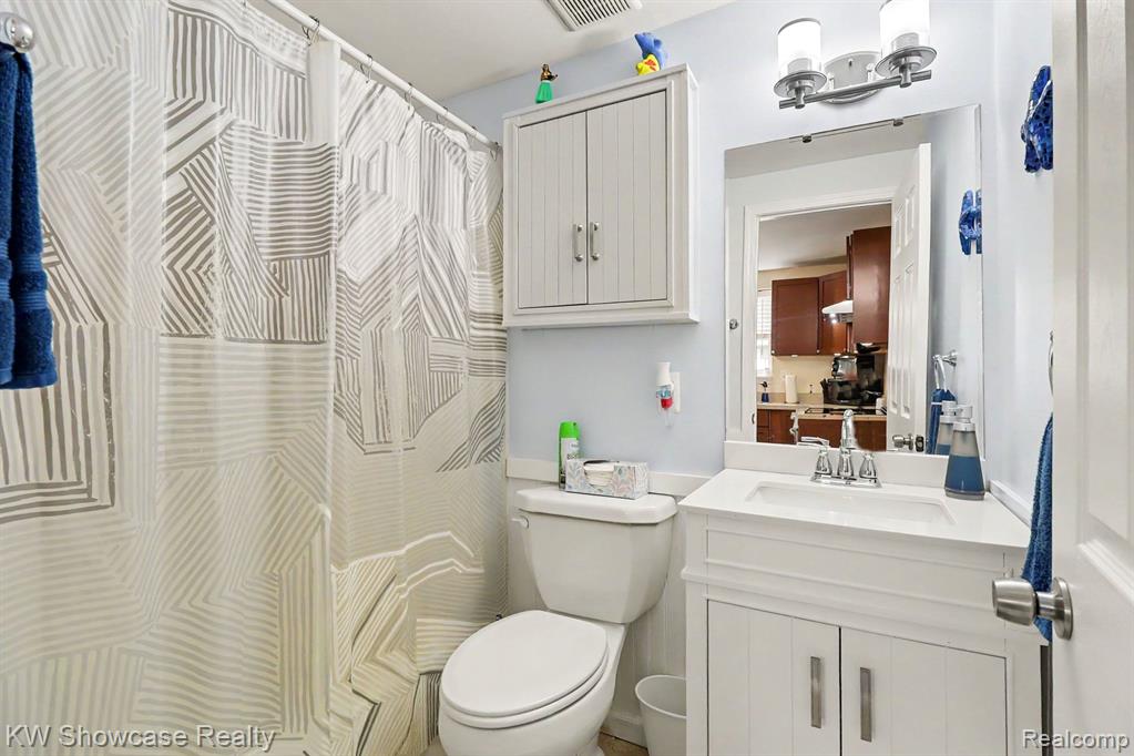 9572 Garden Terrace, Commerce Twp, MI 48382 — Photo 11