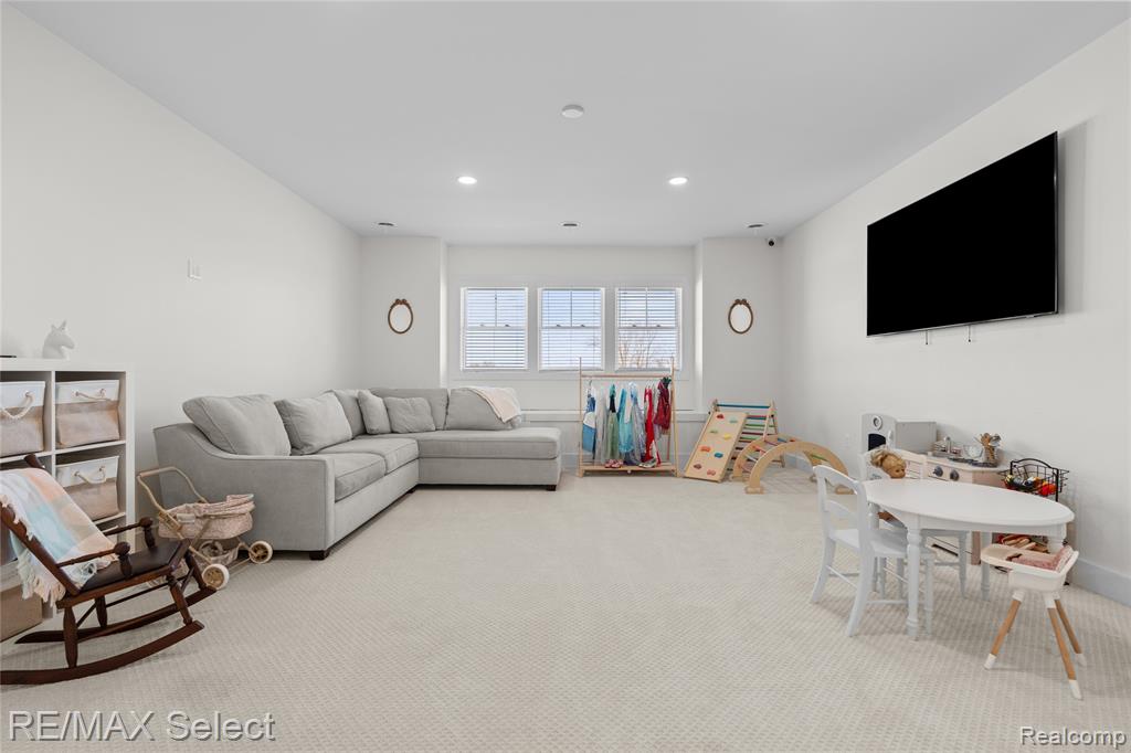 2208 Grove Park Road, Fenton, MI, 48430