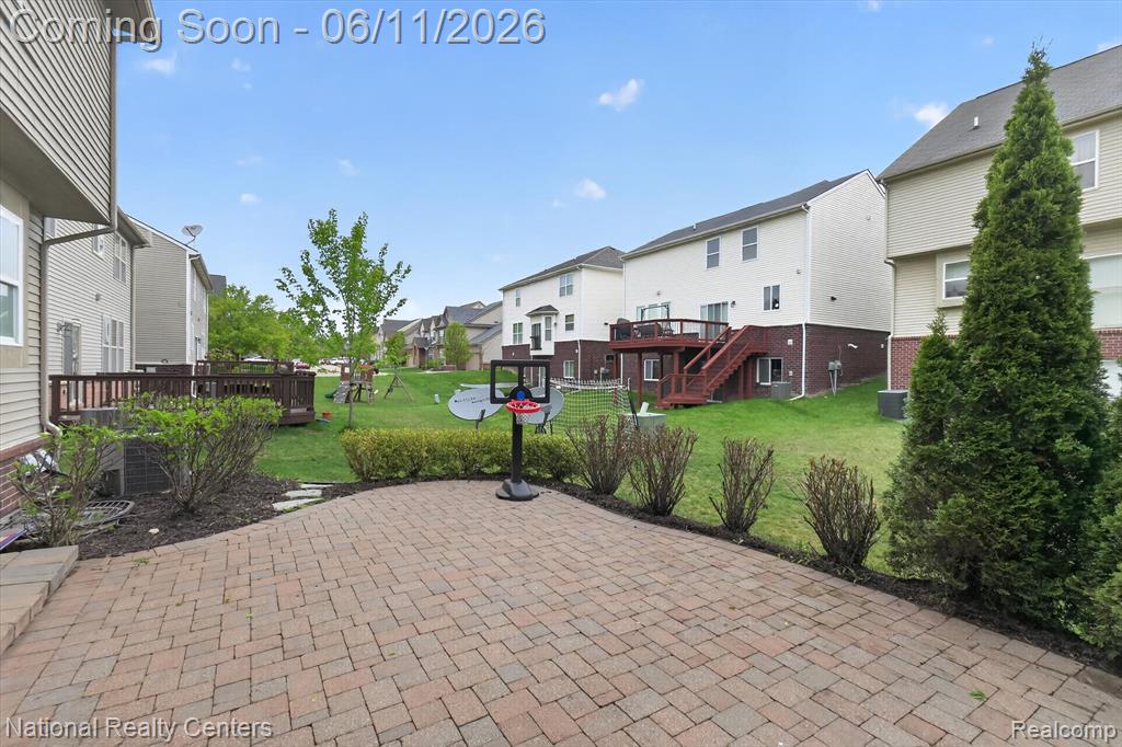 27412 Victoria Road, Novi, MI — Photo 42