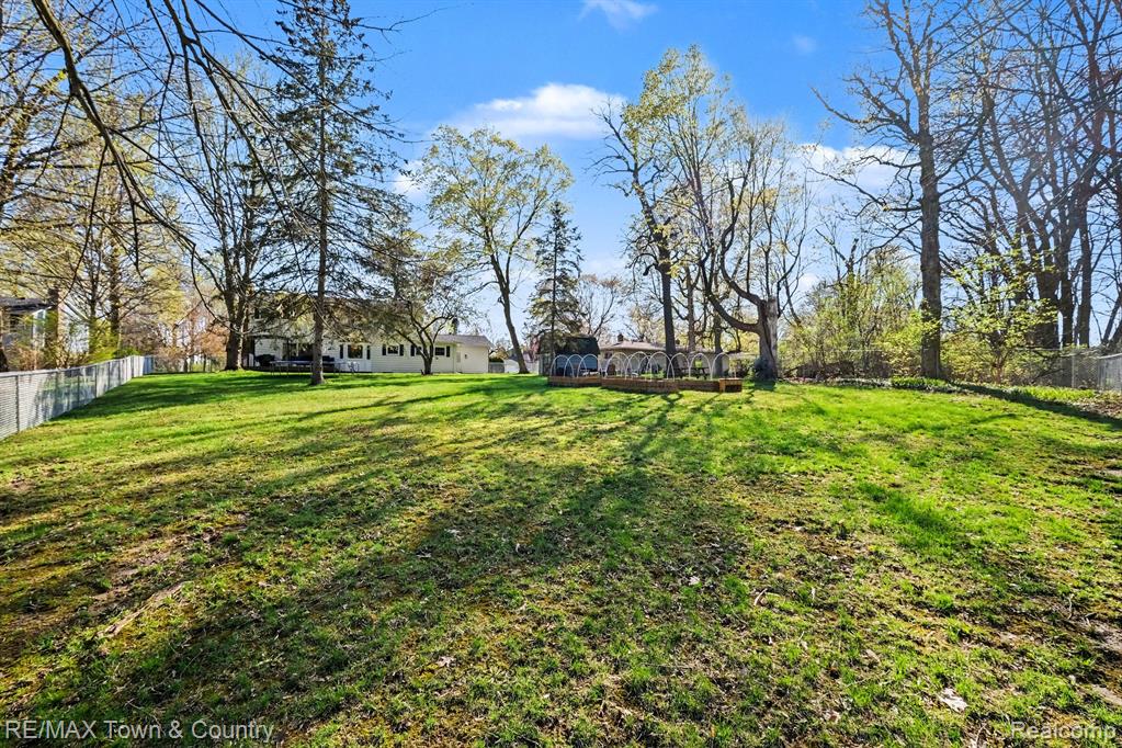 3423 Longview Drive, Flushing, MI 48433 — Photo 43